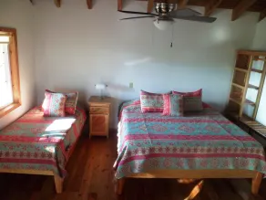 Hotel Posada Seremein ,West Bay ,Roatan - Room