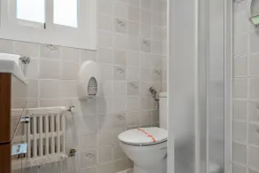Hotel Amic Colon - Bathroom