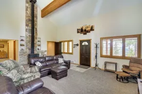 Spacious Beaver Getaway Near Eagle Point Resort! - Innenbereich