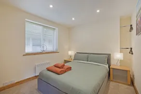 Tom's Cabin - Room