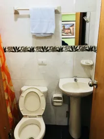 Rumi Sonqo Hostel - Baño