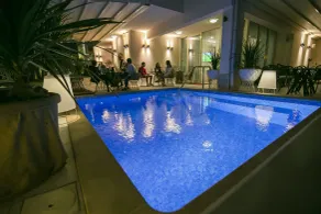Aparthotel Flora - Pool