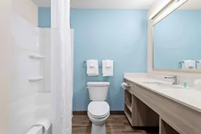 WoodSpring Suites Pensacola West - Bathroom