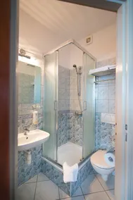 Hotel Almarco - Bathroom