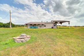 Peaceful Vinita Home w/ Fire Pit: 11 Mi to Lake! - Interior