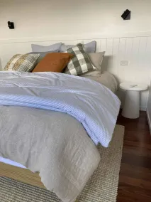 Luxury Farm Retreat Yarrimbah Shear Shed Farmstay CREEK WILDLIFE FIRE STARS - Værelse