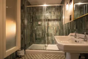 The Old House Inn - Baño