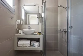 The Gardens Gallery Hotel - Badezimmer