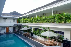Urbanview Hotel Syariah Casa Azmya Yogyakarta by RedDoorz - Pool