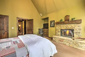 Incredible Lake Arrowhead Home w/ Views & Decks! - Interiør