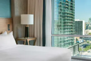 Carte Hotel San Diego Downtown, Curio Collection by Hilton - Vue de la chambre