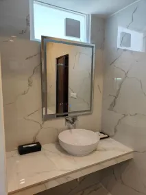 The Solace Hotel - Nehru Place - Baño