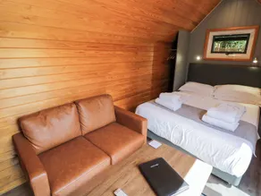 Acorn Lodge At Bridge Lake Farm & Fishery - Room