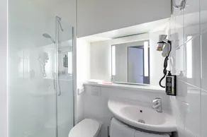 ibis Nürnberg City am Plärrer - Bathroom