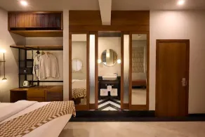 The Kin Hotel - Room