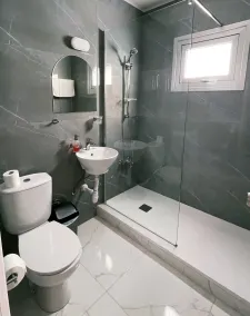 Fotoxenia Luxury Apts - Bathroom