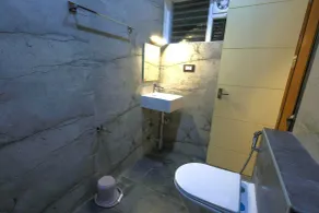 Ozone Hill Resorts - Bathroom