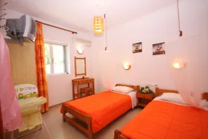 Kostas Apartments & studios - Zimmer