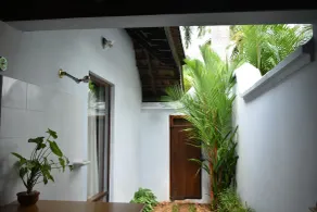 Kumarakom Lake Resort - Bathroom