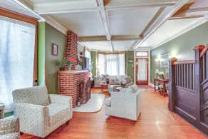 Historic Home w/ Yard in the Heart of Reading! - Interiör