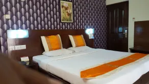 Maple Suites - Room