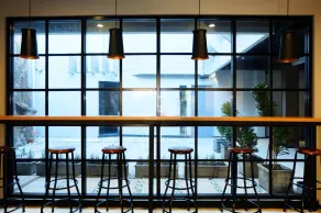 Livinn Hostels Gubeng Station Surabaya - Restaurant