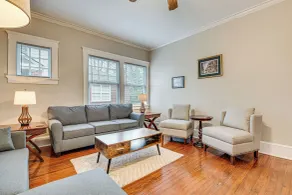 Private Patio! Charming Decatur Oakhurst Bungalow - Innvendig