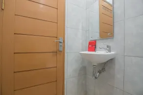 RedDoorz Plus near Syamsudin Noor Airport 3 - Salle de bain