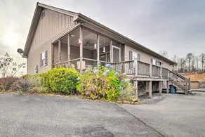 Hilltop Hideaway, 5 Private Acres + Boat Slip - Innvendig