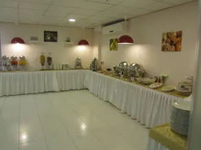 JW Inn Hotel - Restaurant