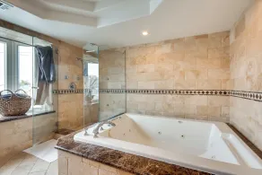 Luxurious Channel Islands Harbor Home w/ Boat Dock - Badrum
