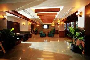 YASH INTERNATIONAL - Lobby sitting area