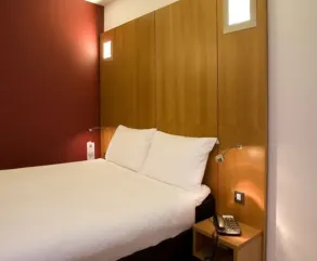 ibis Swansea - Room