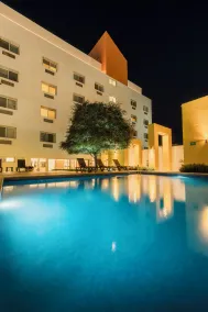 Comfort Inn Monterrey Valle - Pool