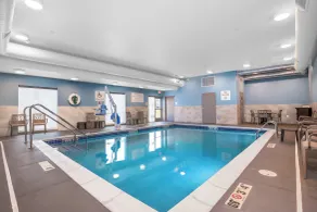 Holiday Inn Express & Suites Cedar Rapids NE - Marion by IHG - Piscine