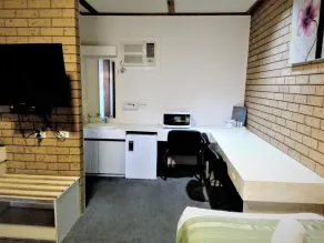 Country Home Motor Inn - Room