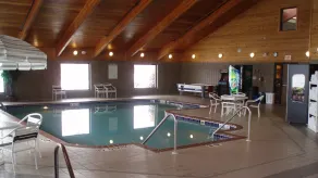 Boarders Inn and Suites by Cobblestone Hotels - Ripon - Pool