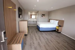 Days Inn by Wyndham Hemet - Room