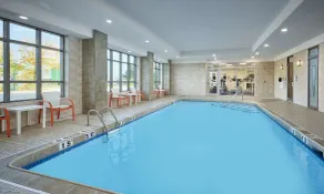 Holiday Inn & Suites Oakville at Bronte by IHG - Piscine