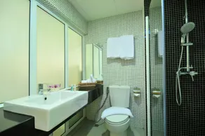 OYO 225 Premier Place Bangkok - Casa de banho