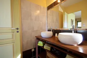 Entre vignes et Châteaux, Zoo de Beauval, Piscine, WIFI, 4 chambres, 7 lits, 4 sdb - Bad