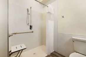 Days Inn by Wyndham 100 Mile House - Salle de bain
