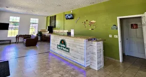 Garden Inn and Suites near Callaway Gardens Pine Mountain - Réception
