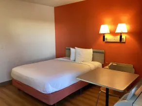 Motel 6-North Palm Springs, CA - North - Zimmer