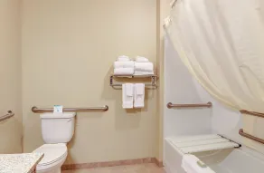 Cobblestone Inn & Suites - Carrington - Badeværelse