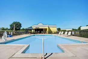 Days Inn by Wyndham Norfolk Military Circle - Piscine