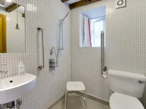 Whitcombe Cottage - Bathroom