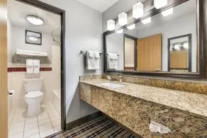 AmericInn by Wyndham Bismarck - Salle de bain