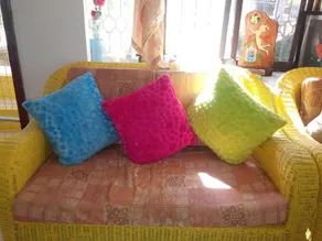 Yellow House Vacation Rental - Coin salon dans le hall
