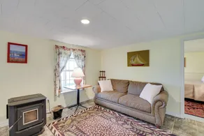 Maine Retreat w/ Ocean Views, Walk to Downtown! - Innenbereich